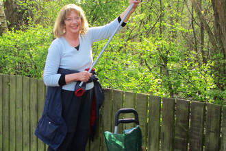 Cathy Bell bird feeders - Geoff Taylor