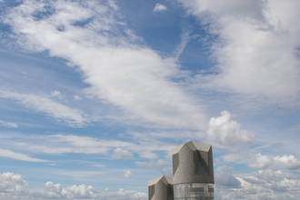 Drill Head sculpture at the top of the hill at Weetslade. Image by Duncan Hutt.