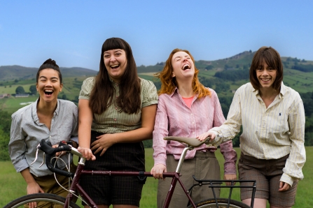 HandleBards Girls