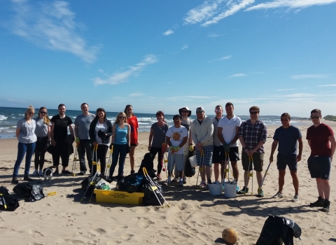 Beach clean volunteers - Aurelie Bohan